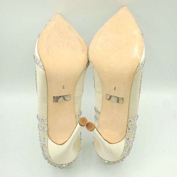 Badgley Mischka Rouge pumps, Ivory, NIB - Picture 7 of 13